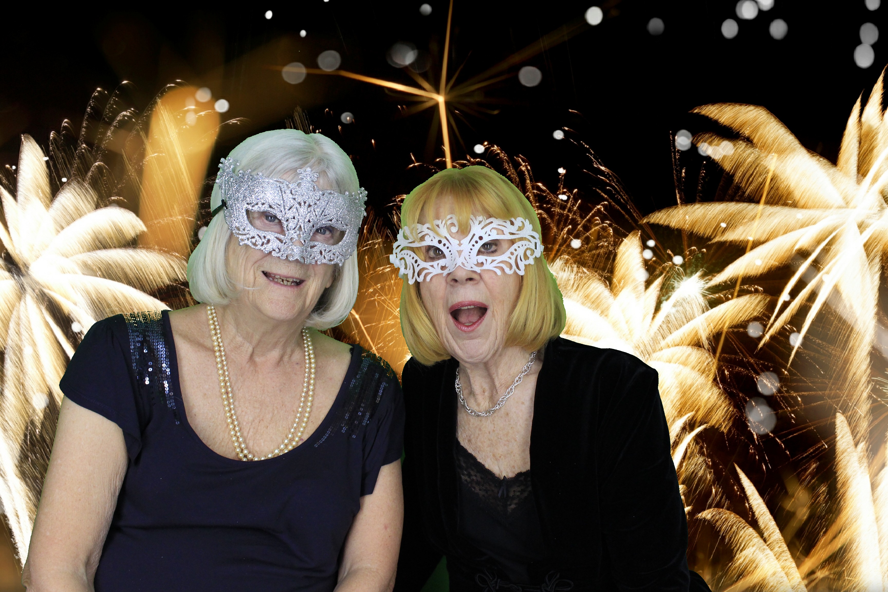 New Years Eve Party Silvermere | View more photos from the event at gallery.myphotoboothexperience.co.uk/u/MyPhotoBoothExperienceLtd/New-Years-Eve-Party-Silvermere